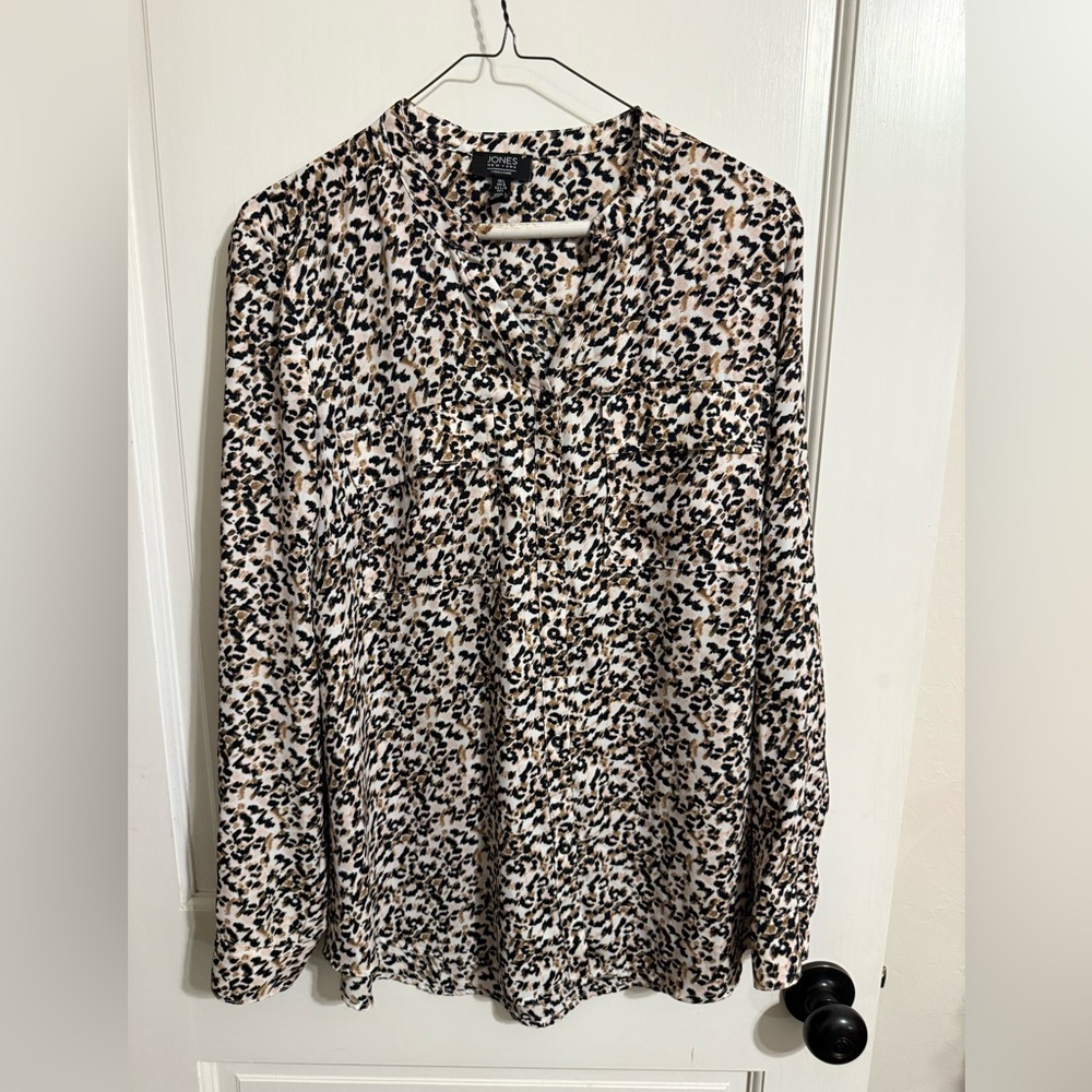 Jones New York Leopard Print Button Down Shirt - Picture 2 of 4